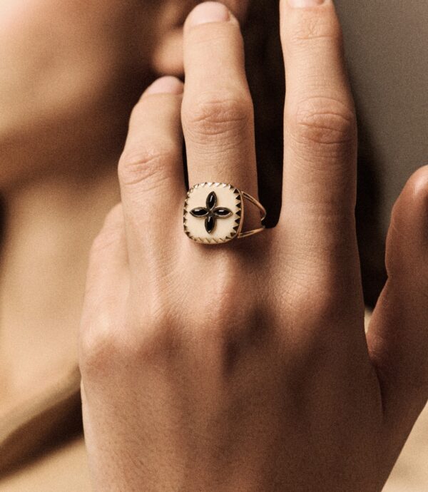 bague-bowie-n2-blanc-et-onyx-p-3.jpg BAGUE BOWIE N2 BLANC ONYX PASCALE MONVOISIN