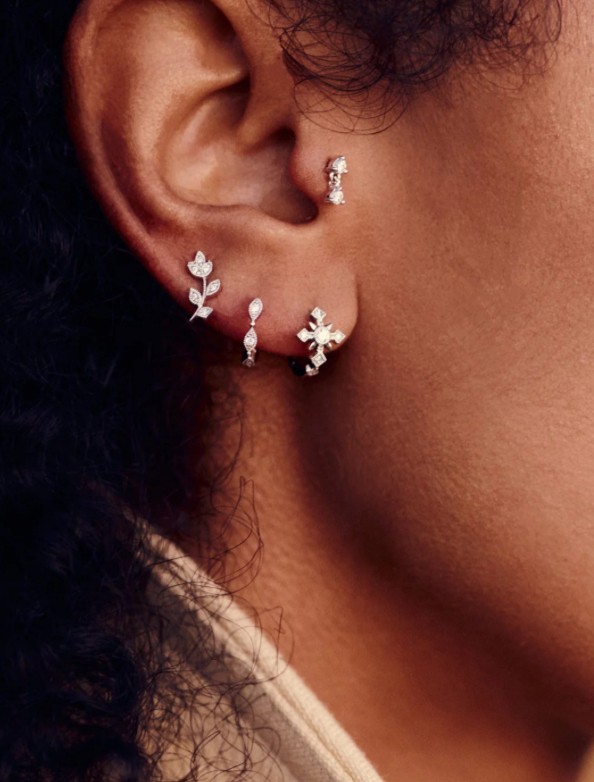 bouton-bloom-or-blanc-diamant-1.jpg BOUCLE UNIQUE BLOOM PIERCING OR BLANC DIAMANT STONE PARIS